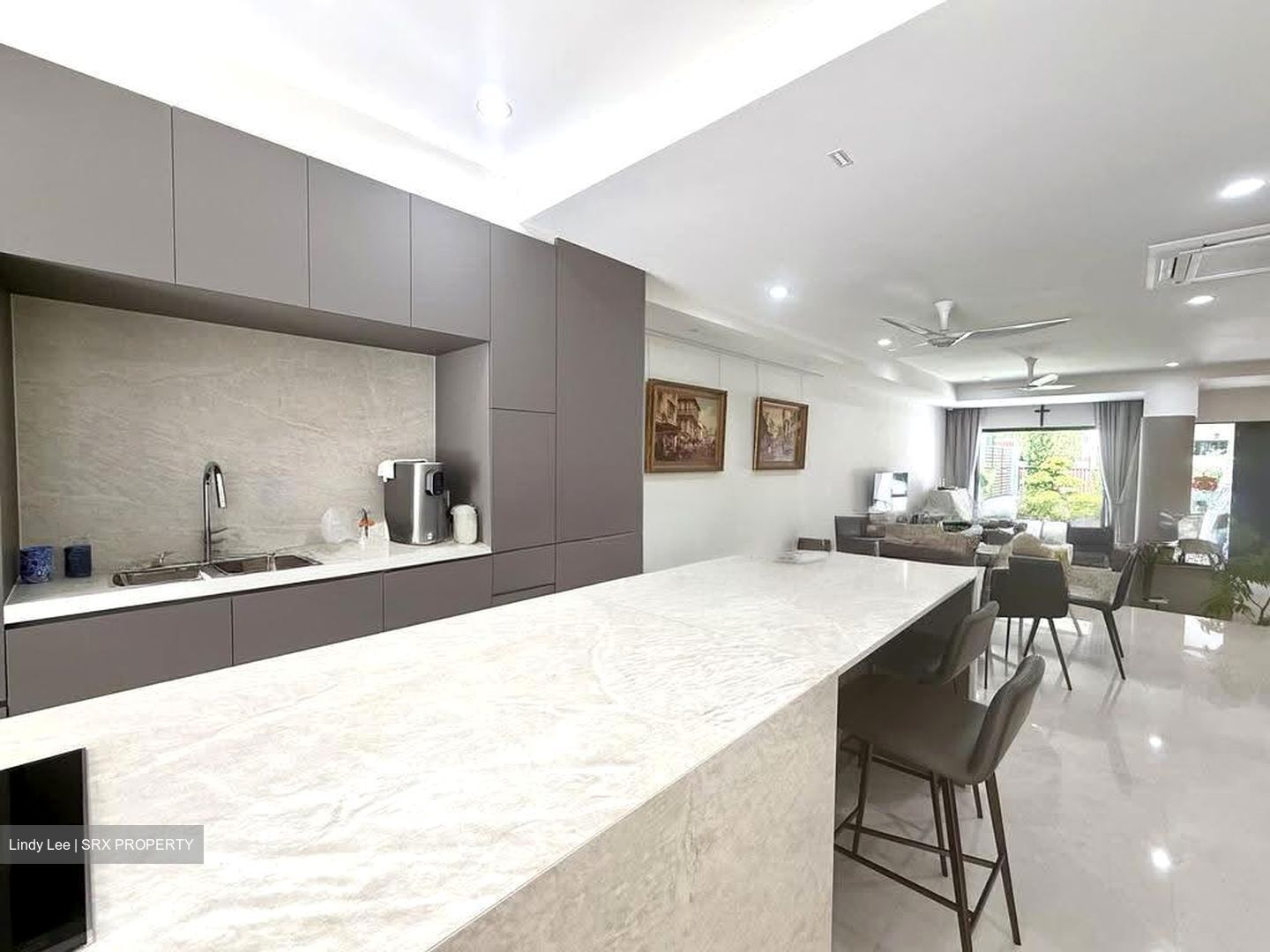 Hillcrest Park (D11), Terrace #610594541
